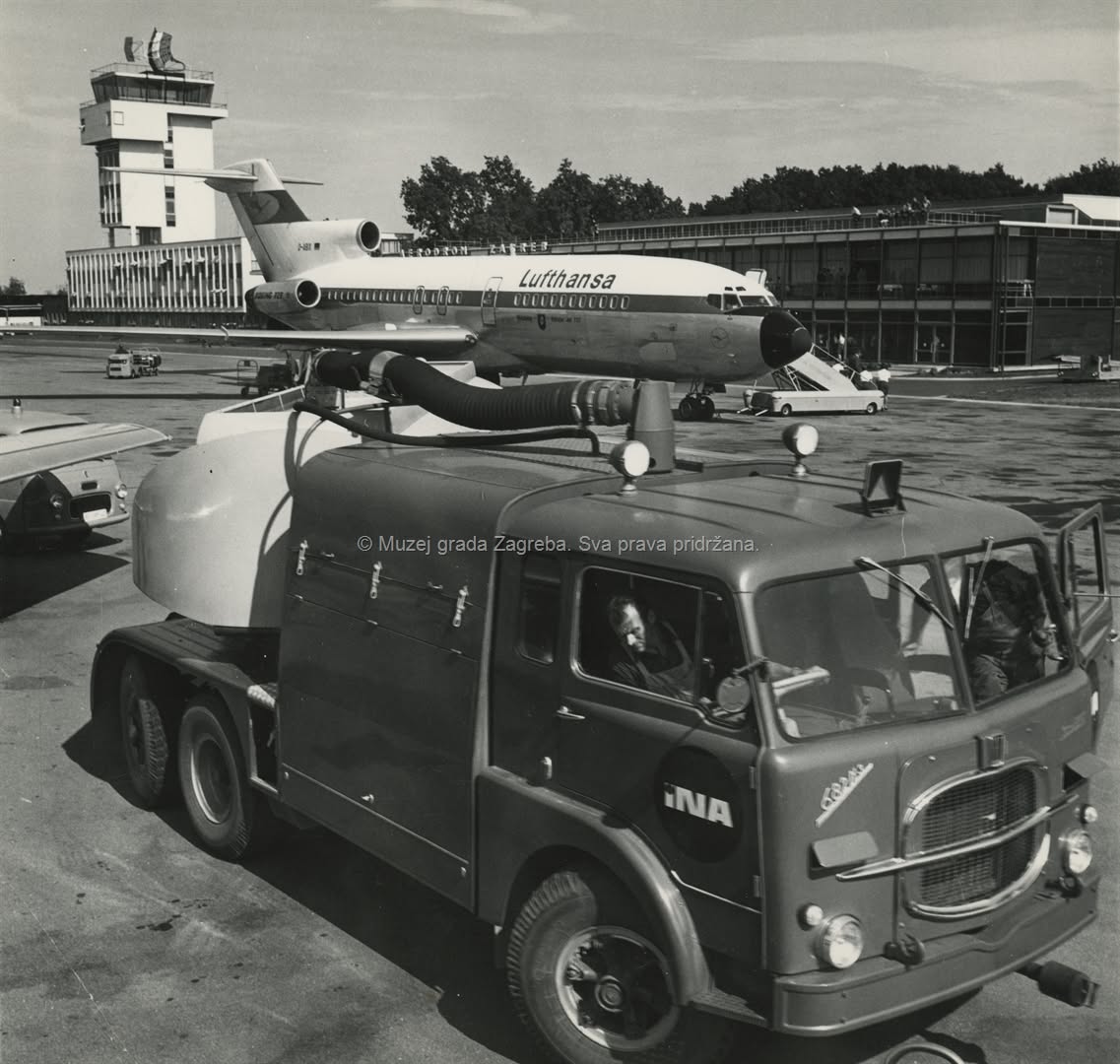Zračna luka Pleso oko 1966. godine (Foto Želljko Krčadinac)